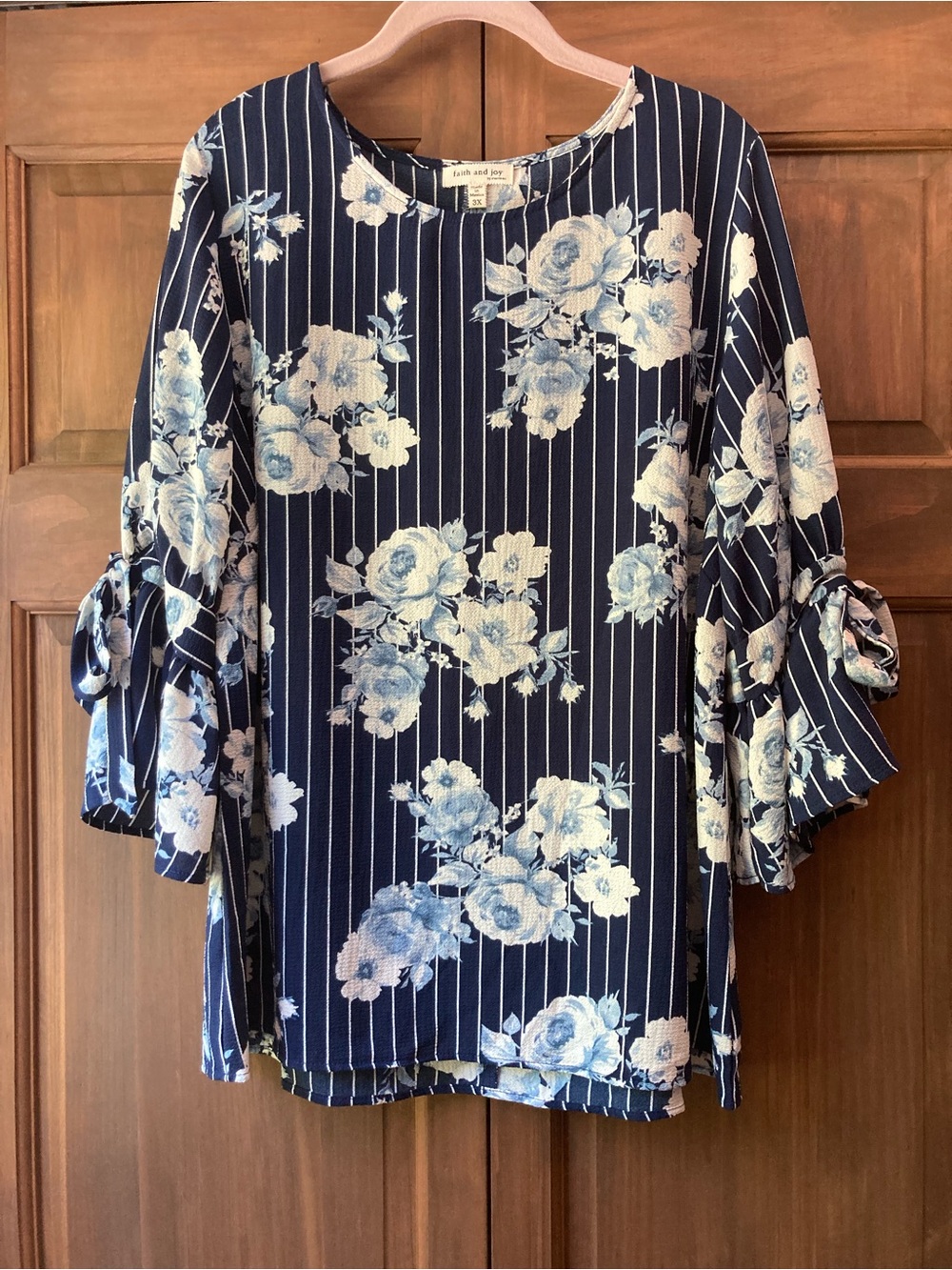 Faith & Joy Blue Floral & Striped Top with Accent Sleeves 3X